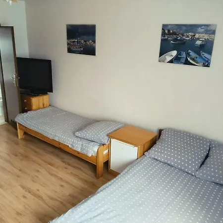 Guliwer Проживание в семье Нехоже